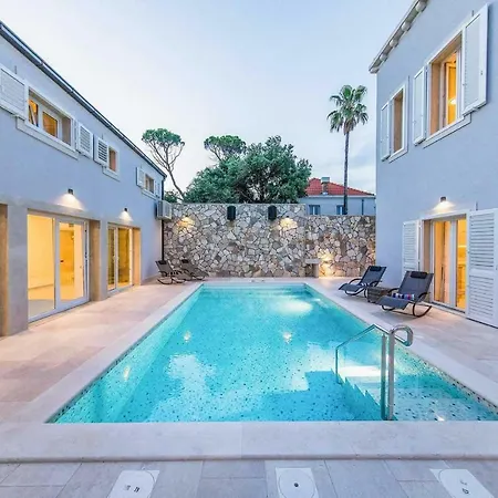 Lapad Villa